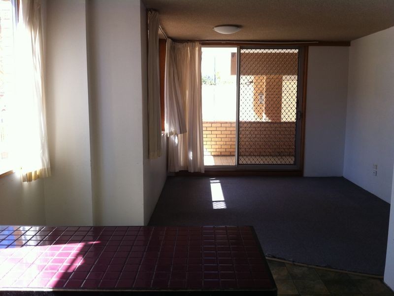 Unit 4/2-4 Elizabeth Avenue, Broadbeach QLD 4218