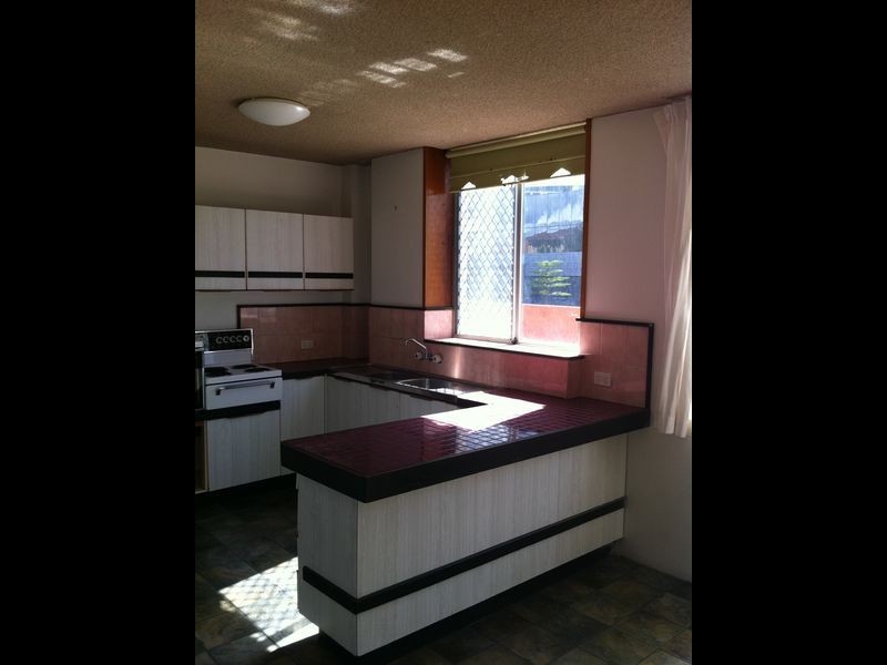 Unit 4/2-4 Elizabeth Avenue, Broadbeach QLD 4218