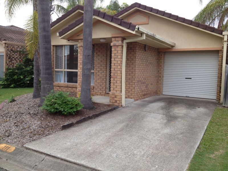 Central St, Labrador QLD 4215