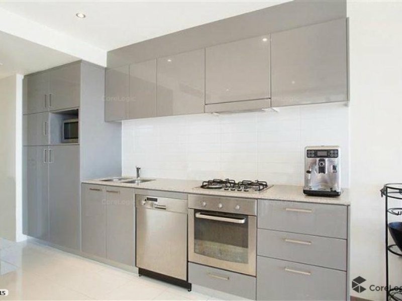 4 Wahroonga Place, Surfers Paradise QLD 4217