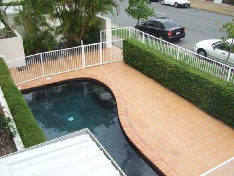 Labrador QLD 4215