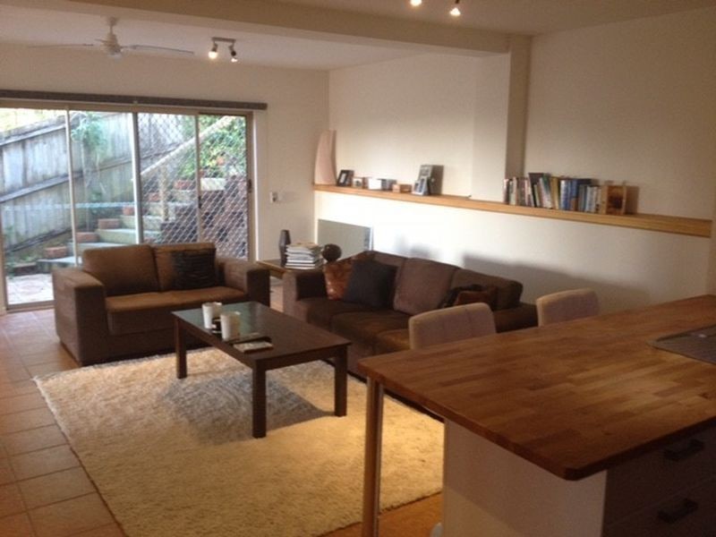 64 Angelic Street, Elanora QLD 4221