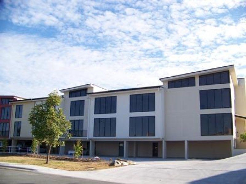 13 Millenium Street, Helensvale QLD 4212