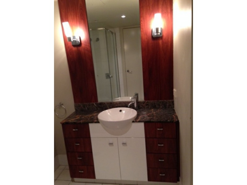 23 Ferny Avenue, Surfers Paradise QLD 4217