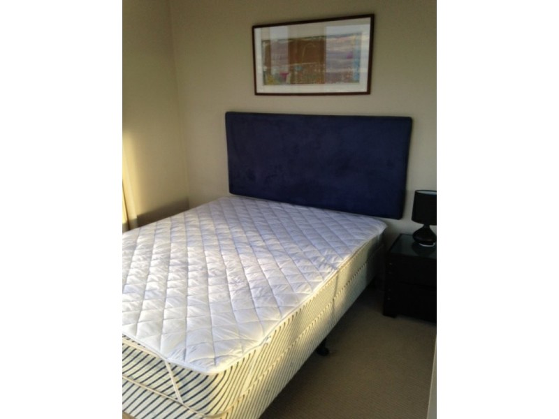 23 Ferny Avenue, Surfers Paradise QLD 4217