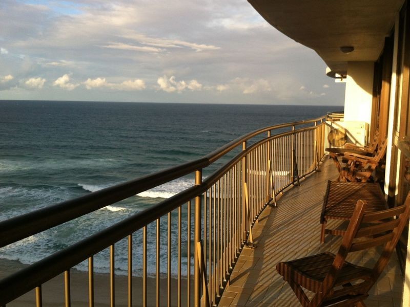 11/4 Old Burleigh Road, Surfers Paradise QLD 4217