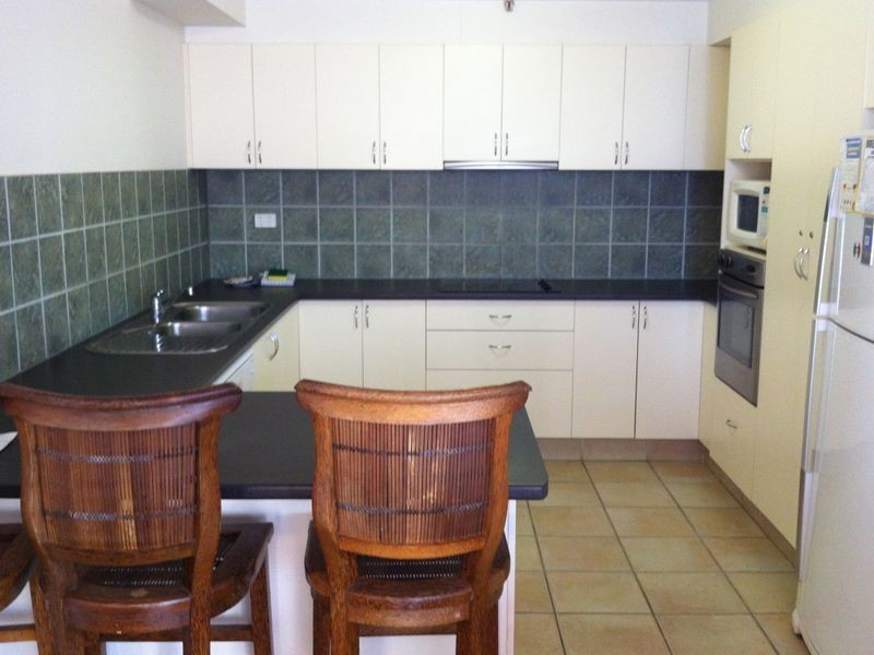 11/4 Old Burleigh Road, Surfers Paradise QLD 4217