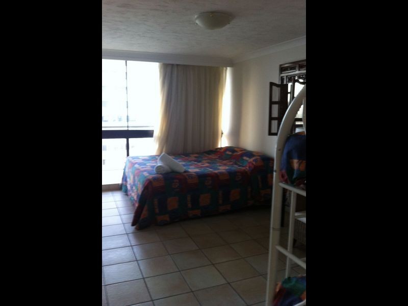 11/4 Old Burleigh Road, Surfers Paradise QLD 4217