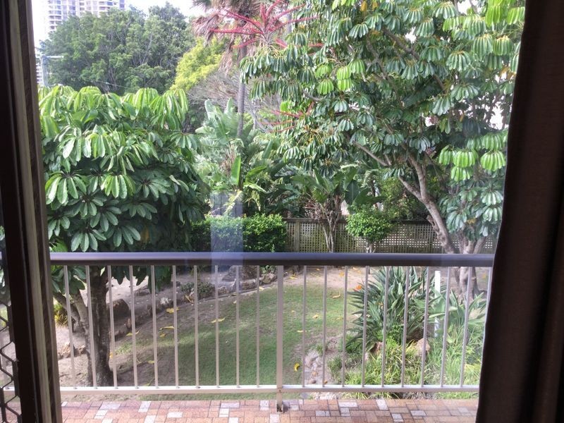 2/29 Oak Avenue, Surfers Paradise QLD 4217