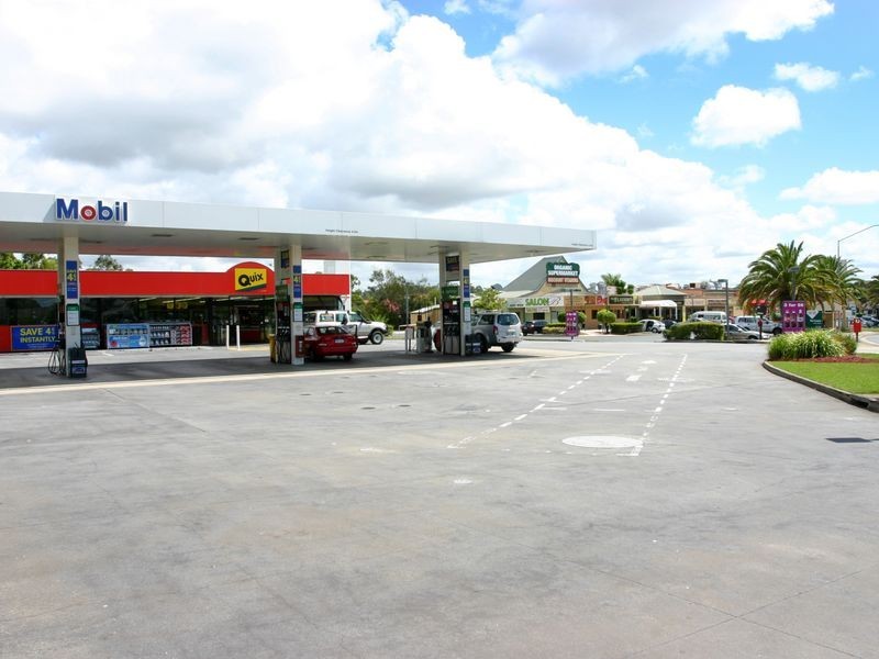 138 Slatyer Avenue, Benowa QLD 4217