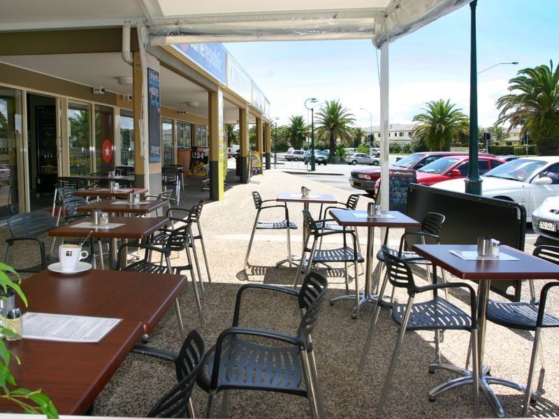 138 Slatyer Avenue, Benowa QLD 4217