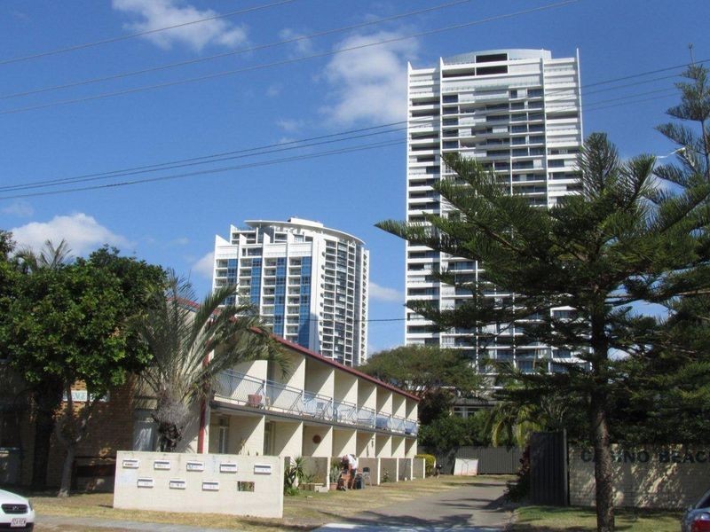 6/183 Old Burleigh Road, Broadbeach QLD 4218