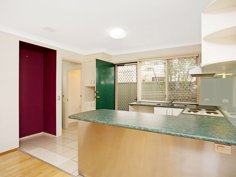 2/5 Ahern Street, Labrador QLD 4215