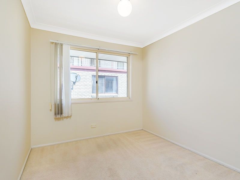 2/5 Ahern Street, Labrador QLD 4215