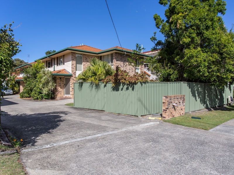 2/5 Ahern Street, Labrador QLD 4215