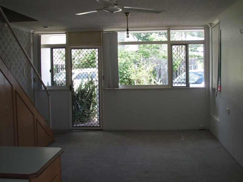 1/183 Old Burleigh Road, Broadbeach QLD 4218