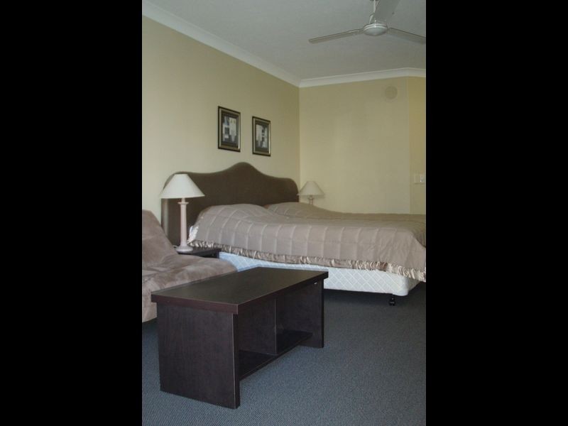 122b/1 Paradise Island, Surfers Paradise QLD 4217