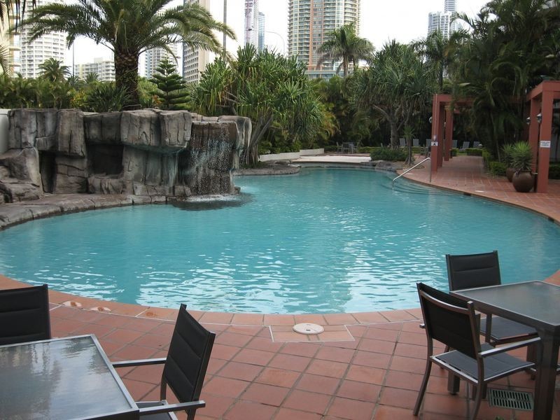 2/132-144 Ferny Ave, Surfers Paradise QLD 4217