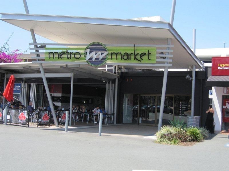 33 Hollywell Road, Biggera Waters QLD 4216