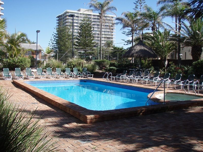 13/2 Thornton Street, Surfers Paradise QLD 4217