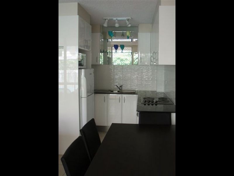 19 Vista Street, Surfers Paradise QLD 4217