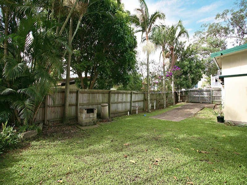 85 Pohlman St, Southport QLD 4215