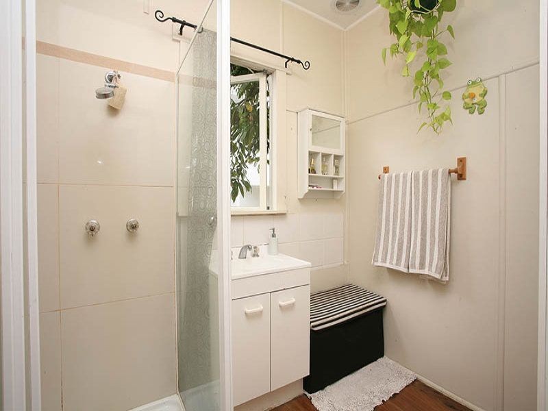 85 Pohlman St, Southport QLD 4215