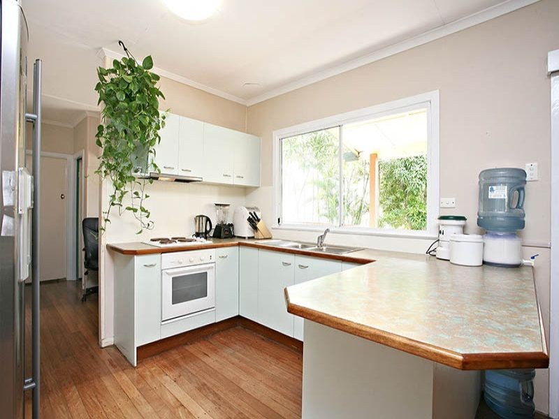 85 Pohlman St, Southport QLD 4215