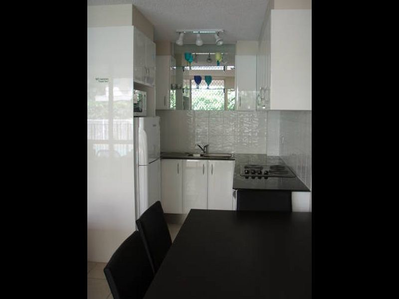 17-19 Vista Street, Surfers Paradise QLD 4217