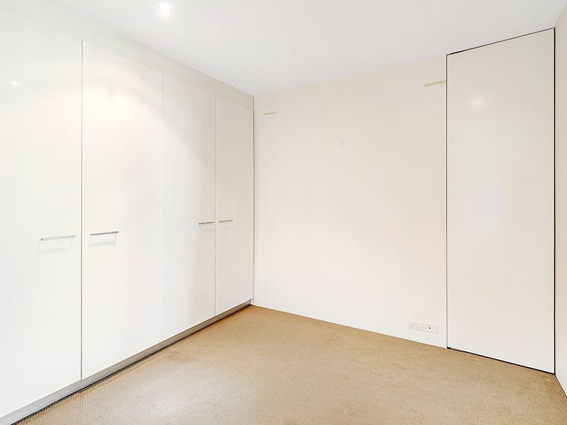 9 Ferny Avenue, Surfers Paradise QLD 4217