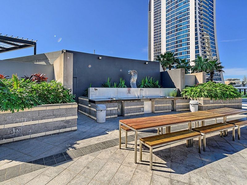 9 Ferny Avenue, Surfers Paradise QLD 4217