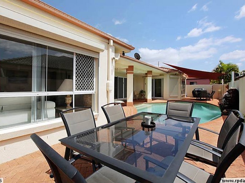 42 Deborah Avenue, Benowa Waters QLD 4217