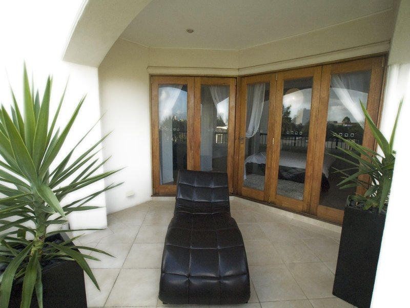 4/214 Stanhill Drive, Surfers Paradise QLD 4217