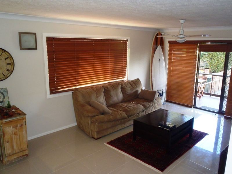 2/23 Armrick Avenue, Broadbeach QLD 4218