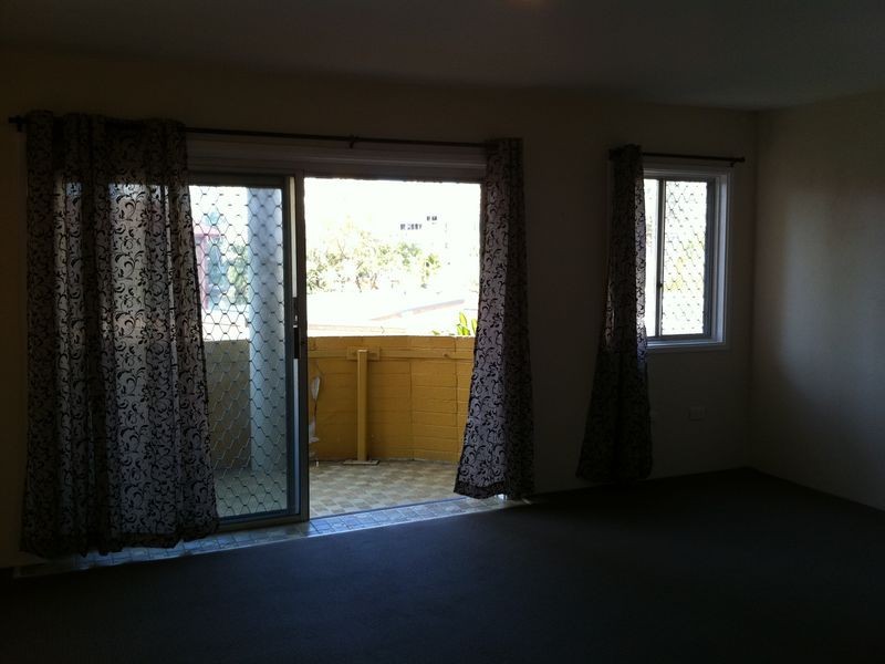 9/9 Holborow Close, Surfers Paradise QLD 4217