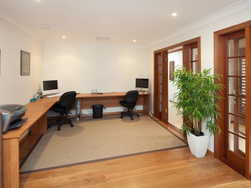 20 Kawana Crescent, Ashmore QLD 4214