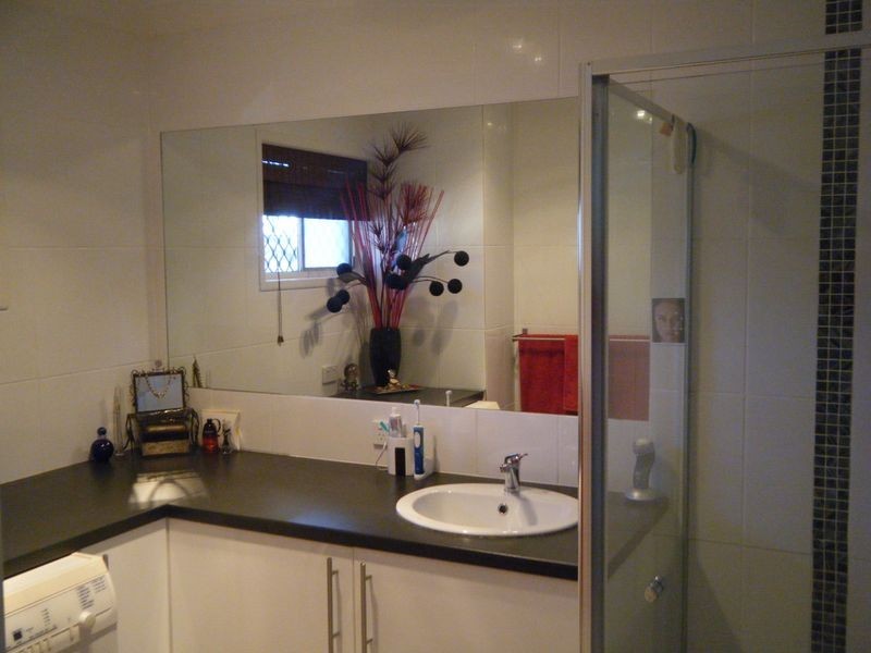 6/17 Darrambal Street, Chevron Island QLD 4217