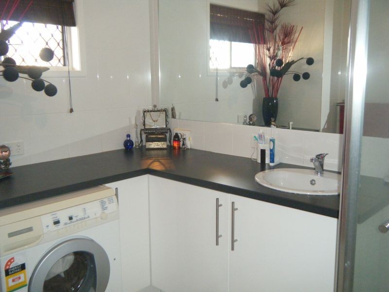 6/17 Darrambal Street, Chevron Island QLD 4217