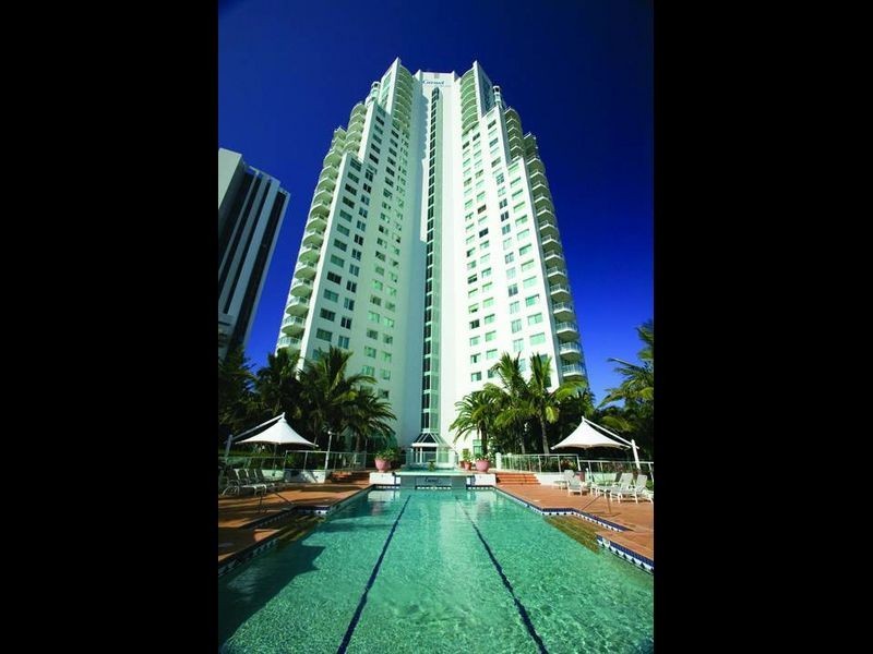 1/177 Old Burleigh Road, Broadbeach QLD 4218