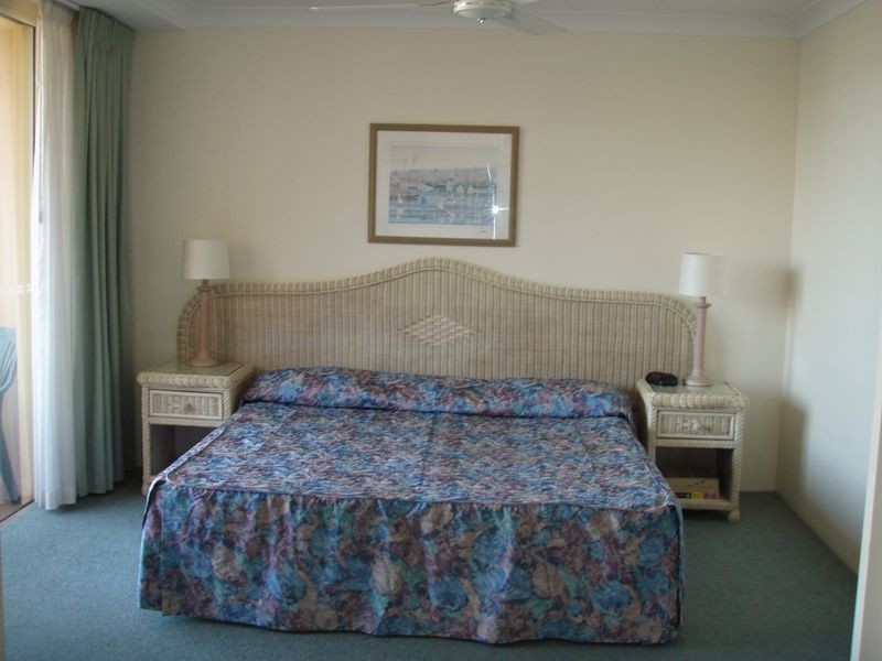 317/1 Paradise Island, Surfers Paradise QLD 4217