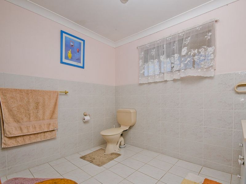 35 Bermuda Street, Broadbeach Waters QLD 4218