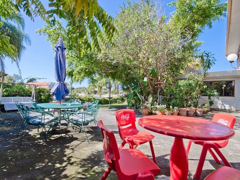 35 Bermuda Street, Broadbeach Waters QLD 4218
