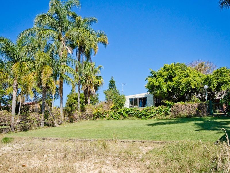 35 Bermuda Street, Broadbeach Waters QLD 4218