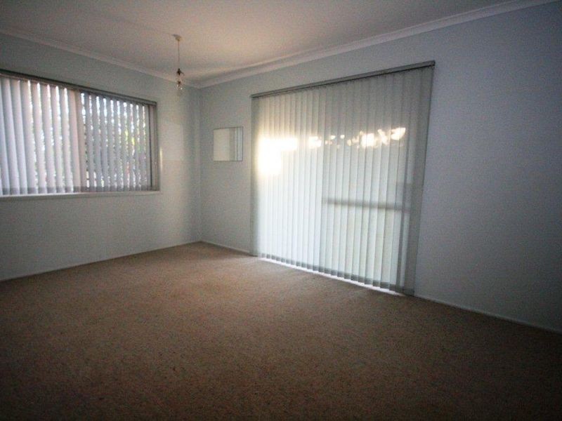 89 T E Peters Drive, Broadbeach Waters QLD 4218