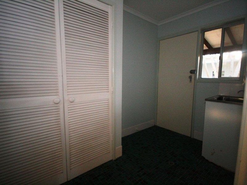 89 T E Peters Drive, Broadbeach Waters QLD 4218