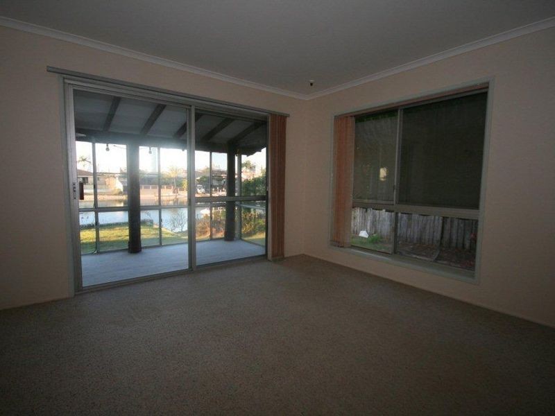 89 T E Peters Drive, Broadbeach Waters QLD 4218