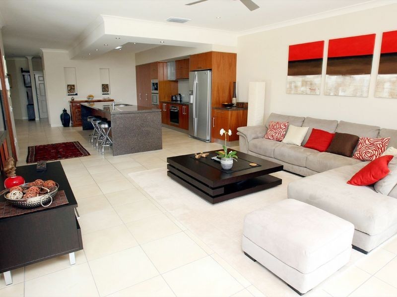 48 Charolais Crescent, Benowa QLD 4217