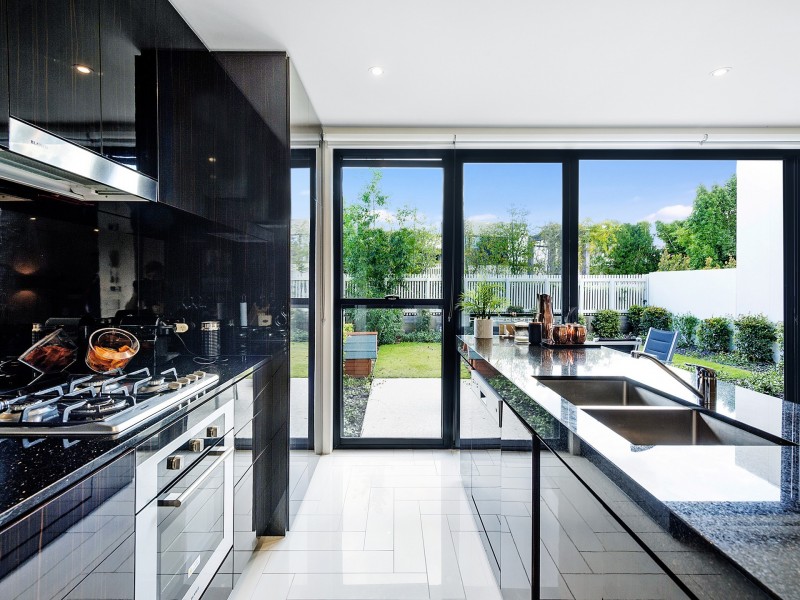 34 Theatre Drive, Benowa QLD 4217