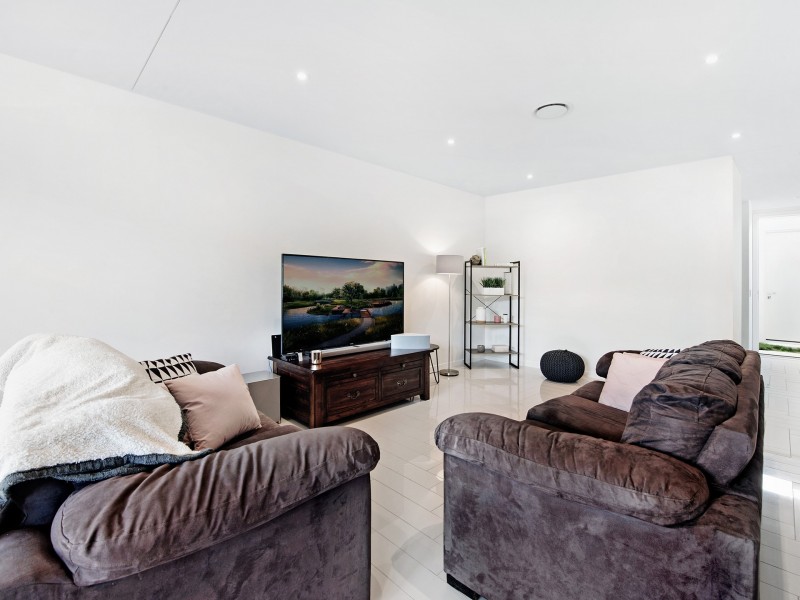 34 Theatre Drive, Benowa QLD 4217