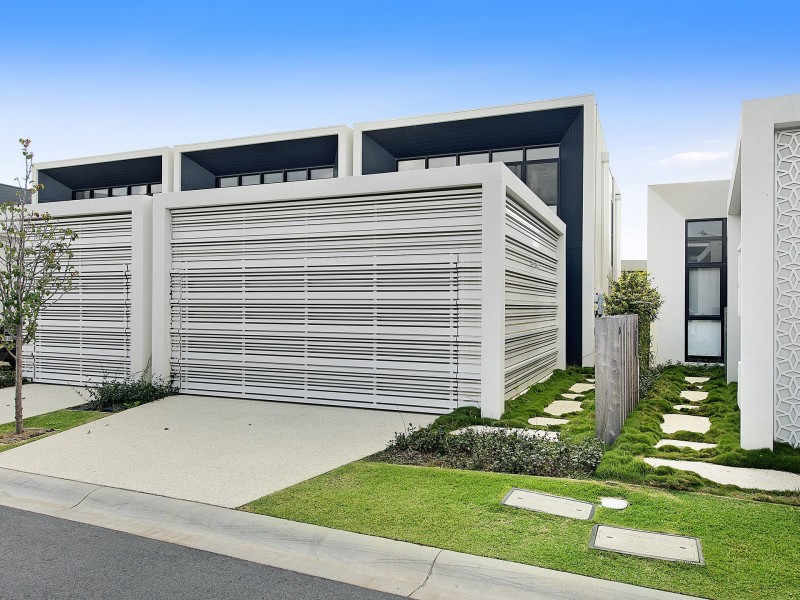 34 Theatre Drive, Benowa QLD 4217